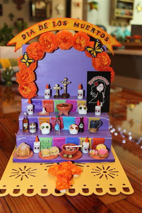 altar de muertos mini|miniature dia de los muertos.